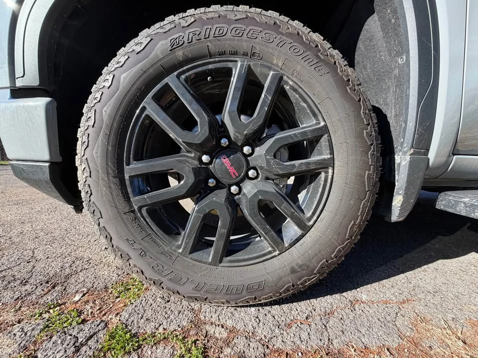 2024 GMC Sierra 4th Gen - Image 5 of 15