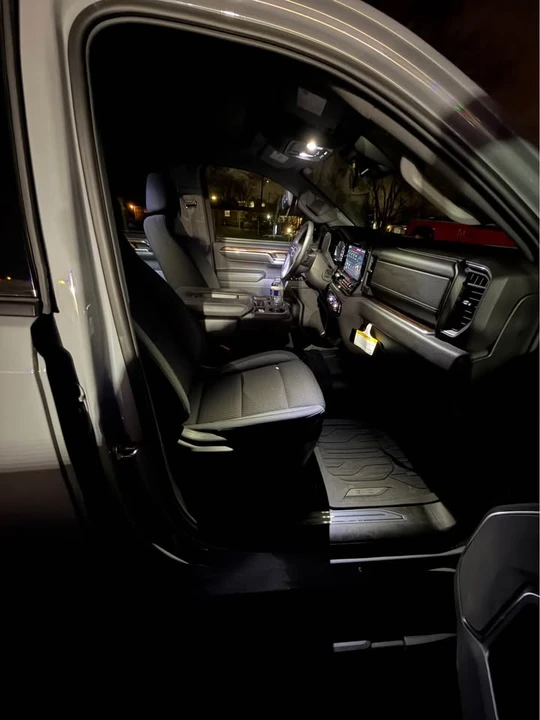 2024 GMC Sierra 4th Gen - Image 10 of 15