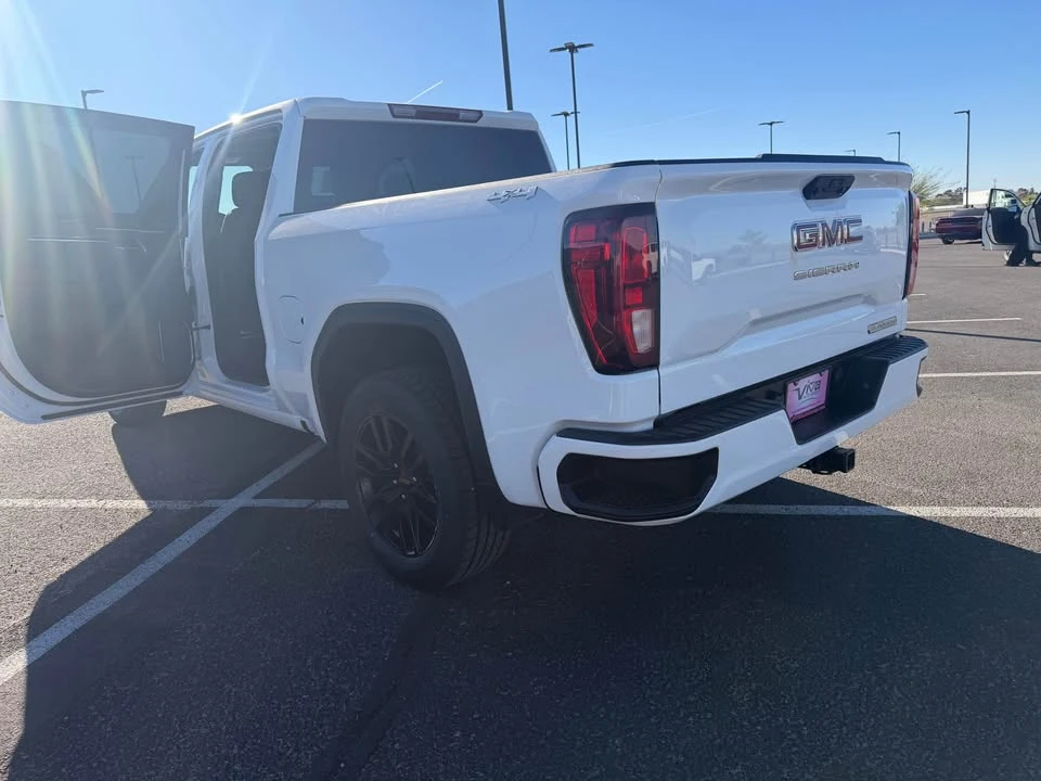 2024 GMC Sierra 5th Gen - Image 7 of 8