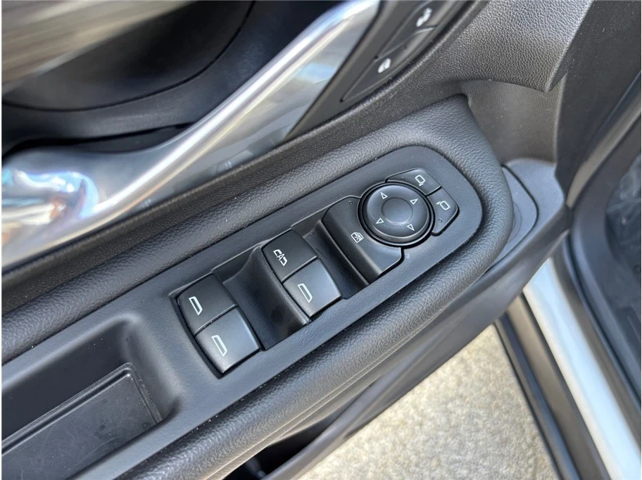 2024 GMC Terrain - Image 19 of 21