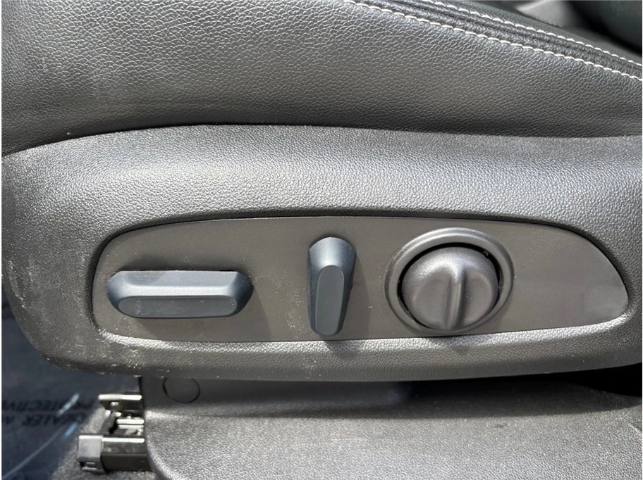 2024 GMC Terrain - Image 17 of 21