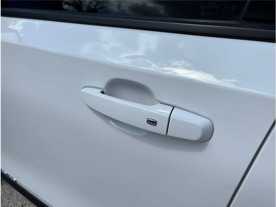 2024 GMC Terrain - Image 15 of 21
