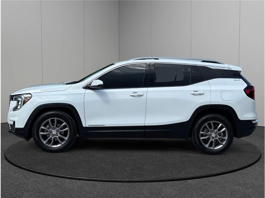 2024 GMC Terrain - Image 5 of 21