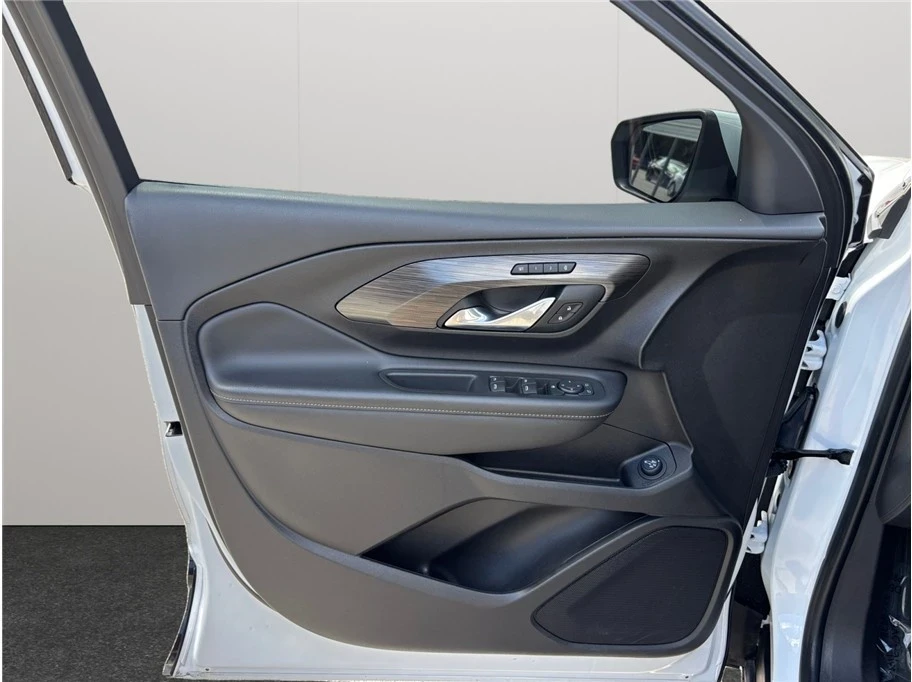 2024 GMC Terrain - Image 18 of 21