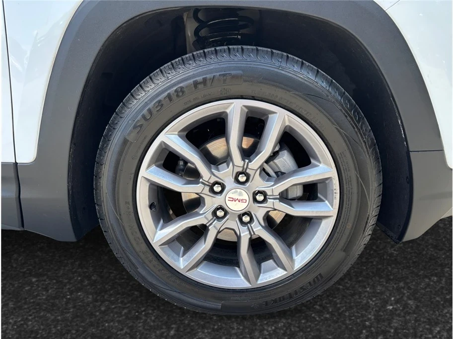 2024 GMC Terrain - Image 13 of 21