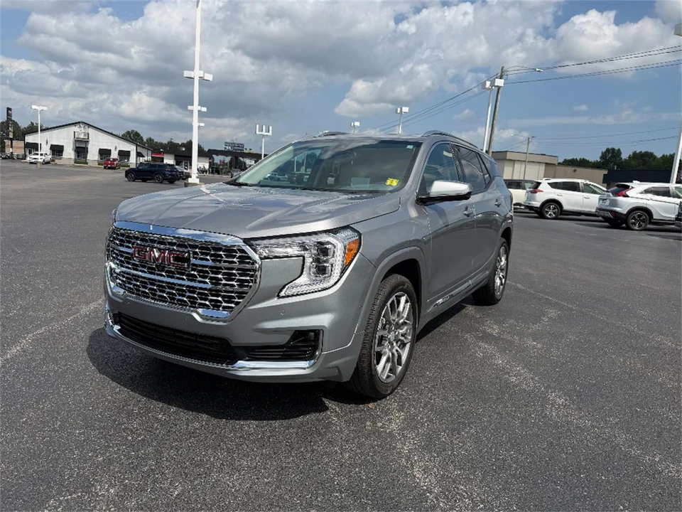 2024 GMC Terrain - Image 3 of 31