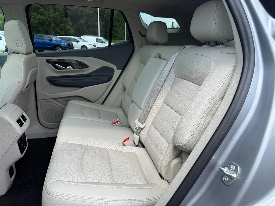 2024 GMC Terrain - Image 23 of 31