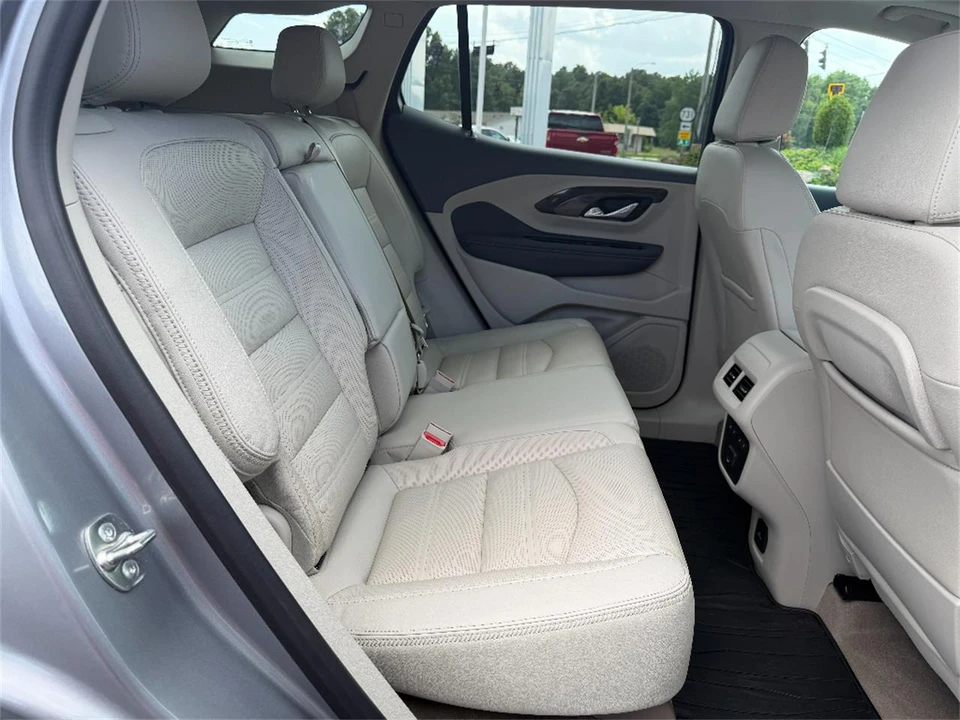 2024 GMC Terrain - Image 19 of 31