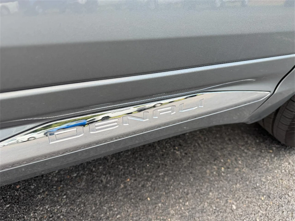 2024 GMC Terrain - Image 14 of 31