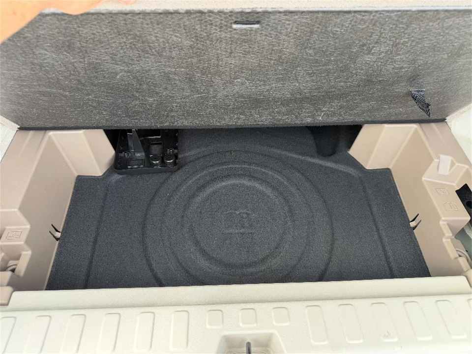 2024 GMC Terrain - Image 12 of 31