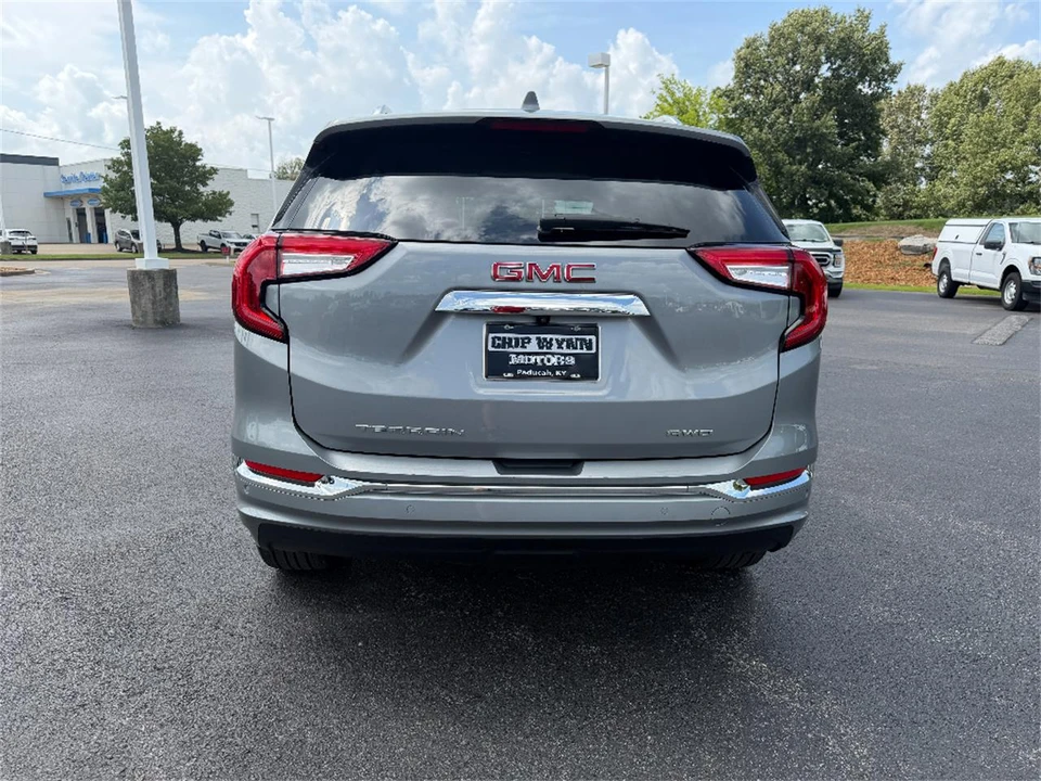 2024 GMC Terrain - Image 6 of 31