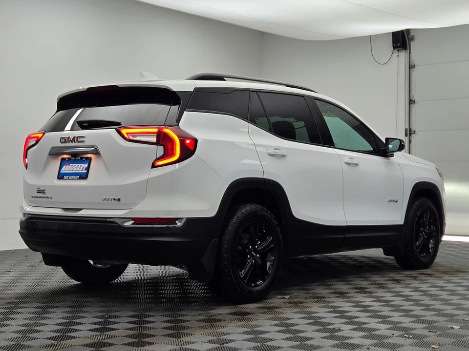 2024 GMC Terrain - Image 12 of 12