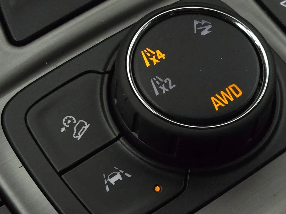 2024 GMC Terrain - Image 4 of 12