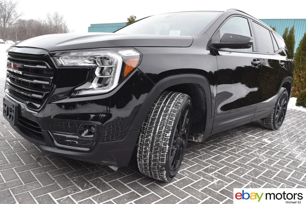 2024 GMC Terrain - Image 9 of 21