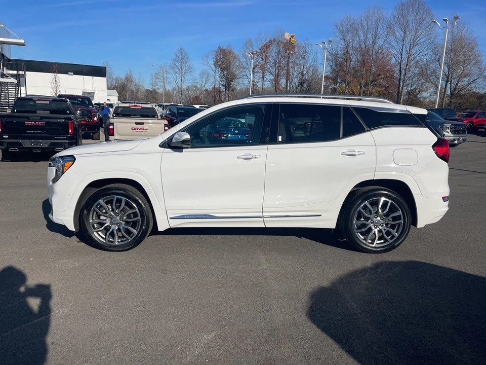 2024 GMC Terrain - Image 2 of 12