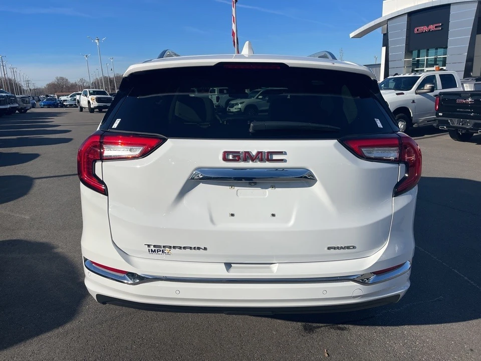 2024 GMC Terrain - Image 4 of 12