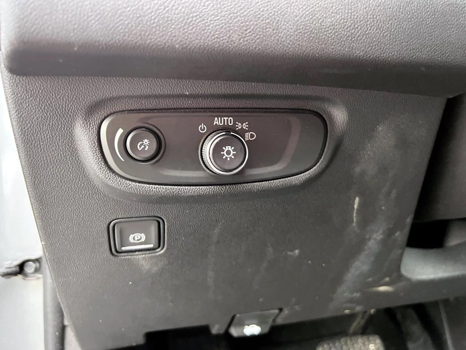 2024 GMC Terrain - Image 18 of 21