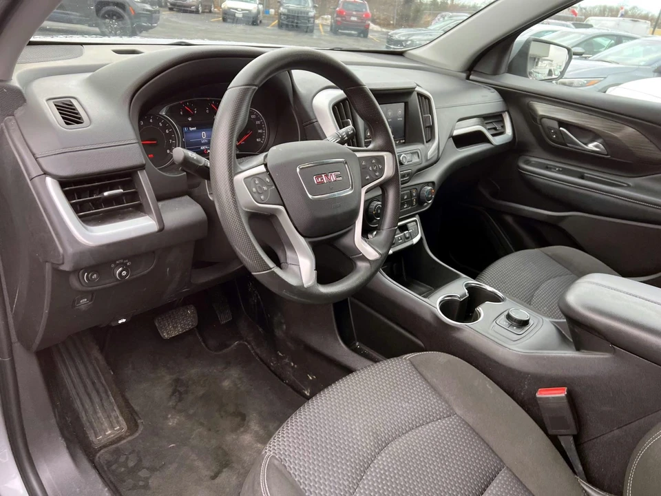 2024 GMC Terrain - Image 10 of 21