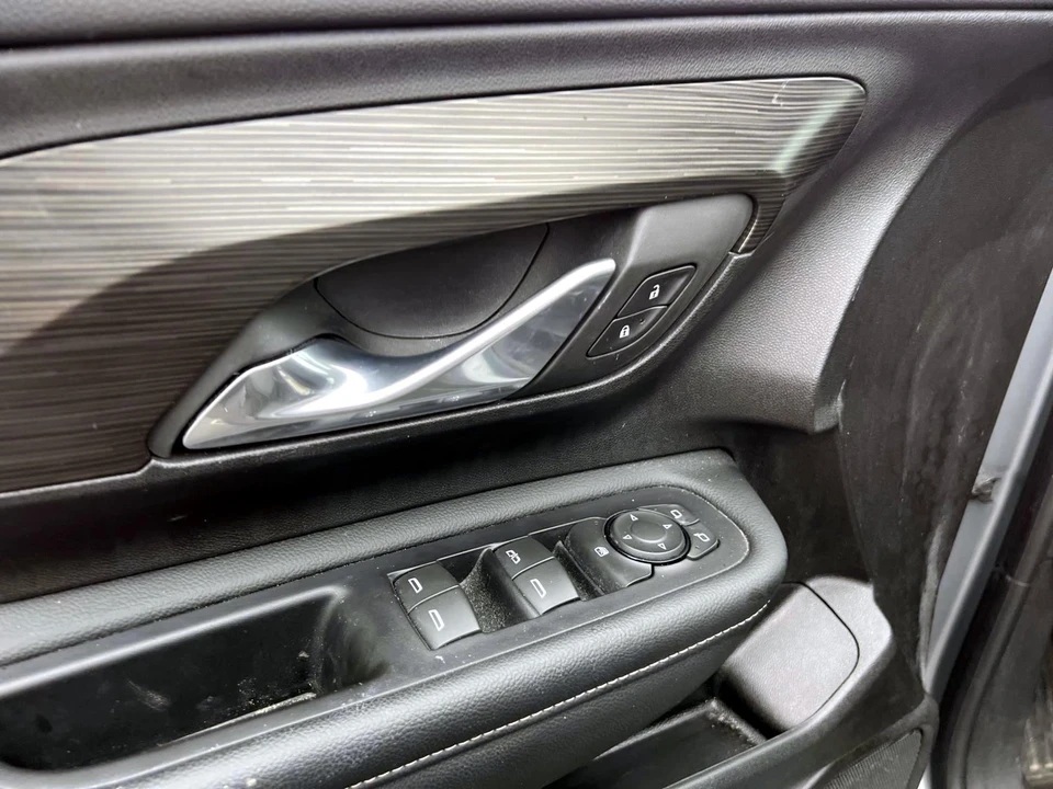 2024 GMC Terrain - Image 17 of 21