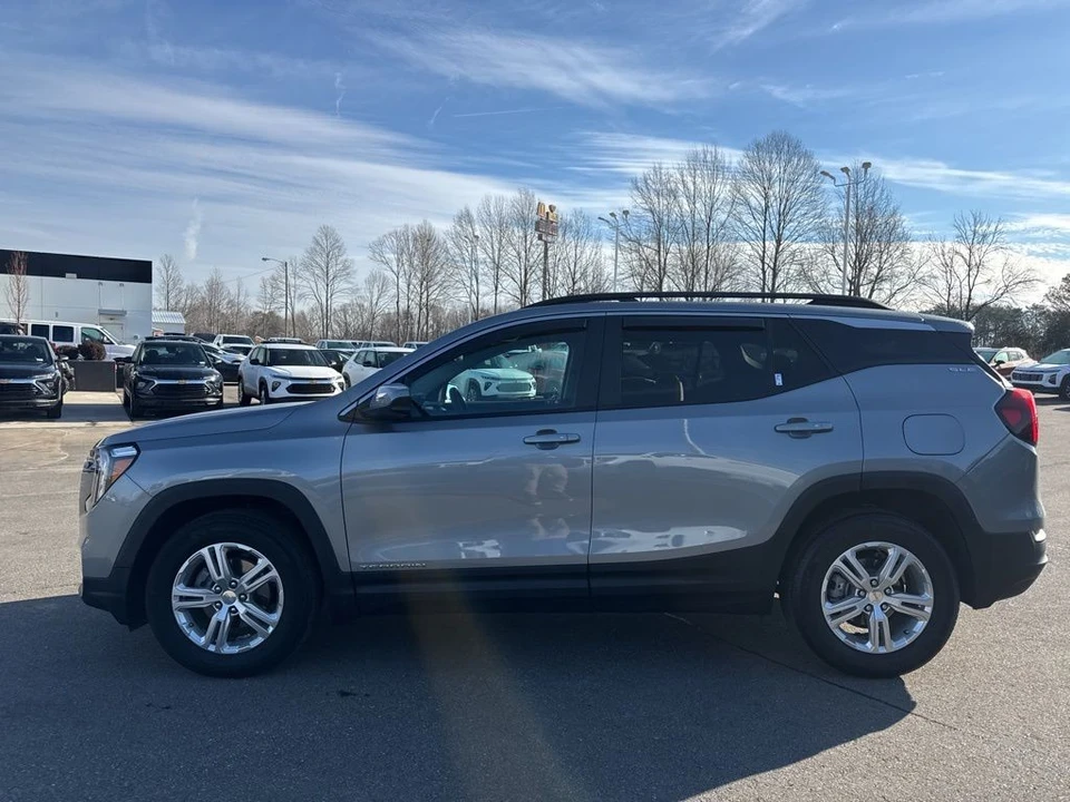 2024 GMC Terrain - Image 2 of 21
