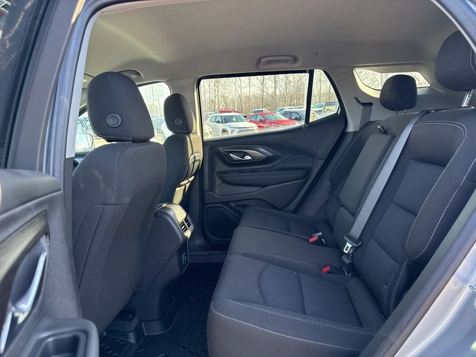 2024 GMC Terrain - Image 11 of 21