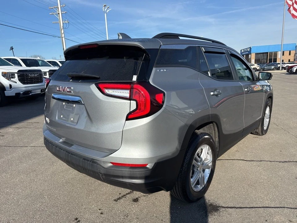 2024 GMC Terrain - Image 5 of 21