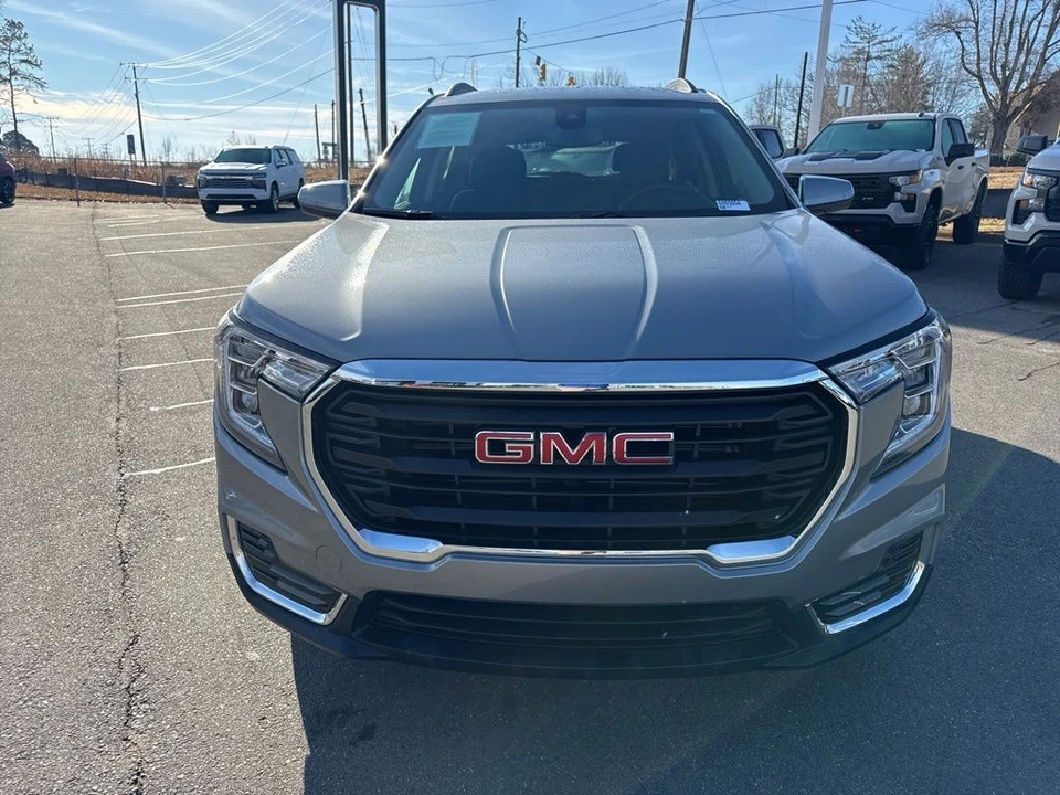 2024 GMC Terrain - Image 8 of 21