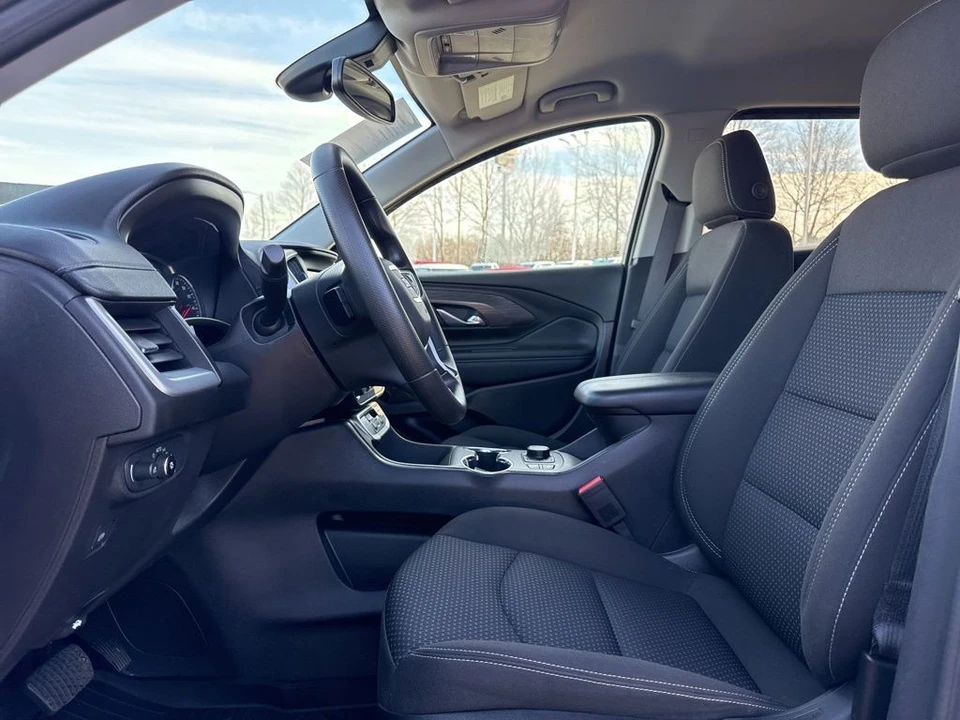 2024 GMC Terrain - Image 9 of 21