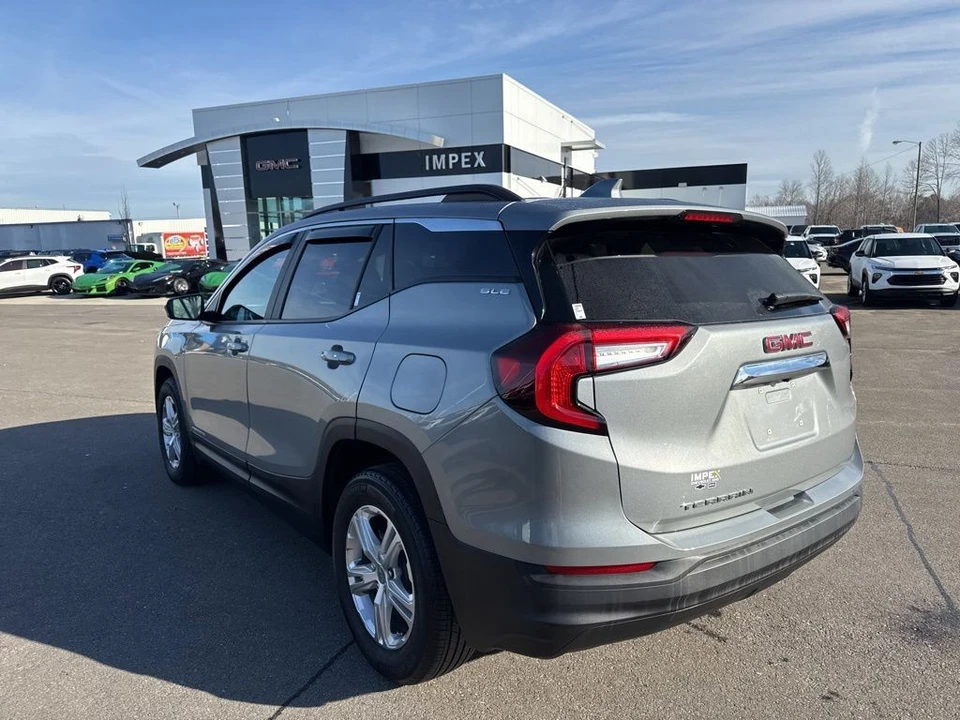 2024 GMC Terrain - Image 3 of 21