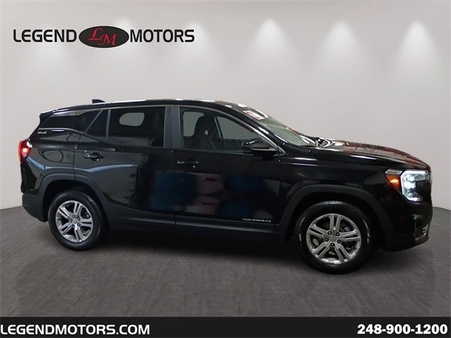 2024 GMC Terrain - Image 9 of 12