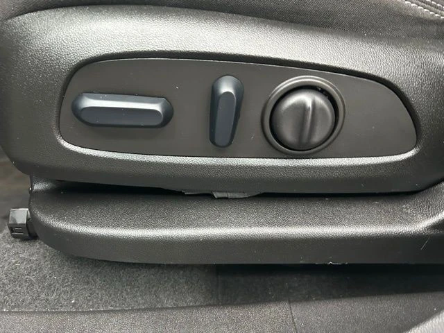 2024 GMC Terrain - Image 10 of 12