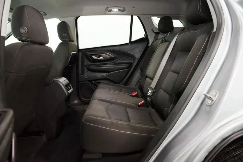 2024 GMC Terrain - Image 9 of 12