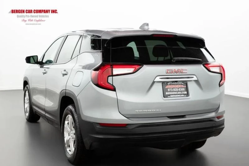 2024 GMC Terrain - Image 10 of 12