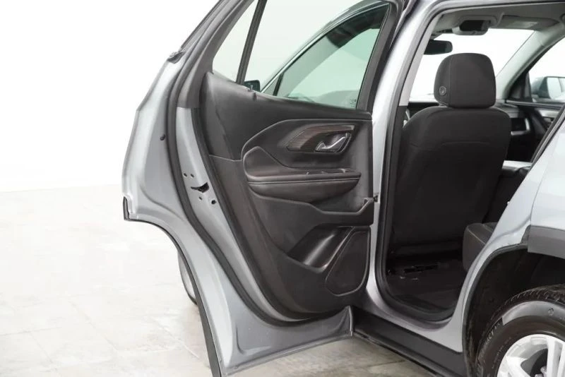 2024 GMC Terrain - Image 8 of 12