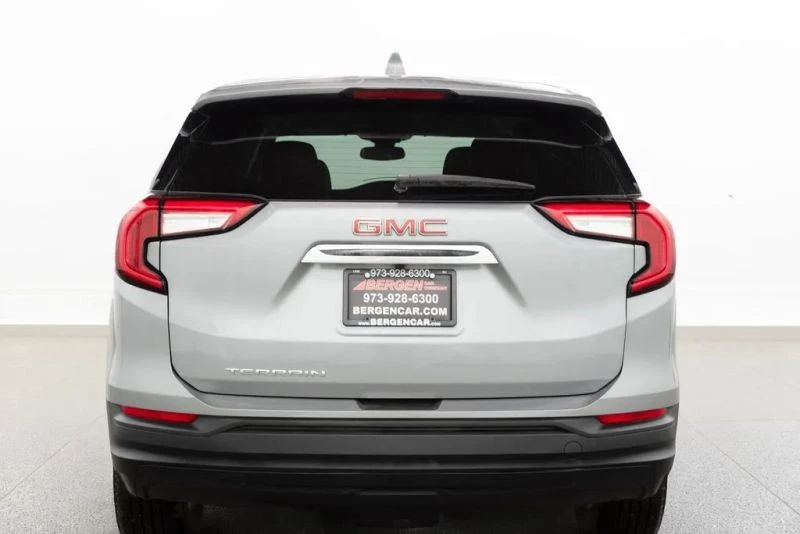 2024 GMC Terrain - Image 11 of 12