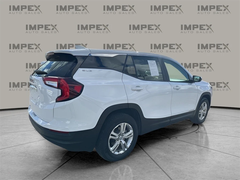 2024 GMC Terrain - Image 5 of 12