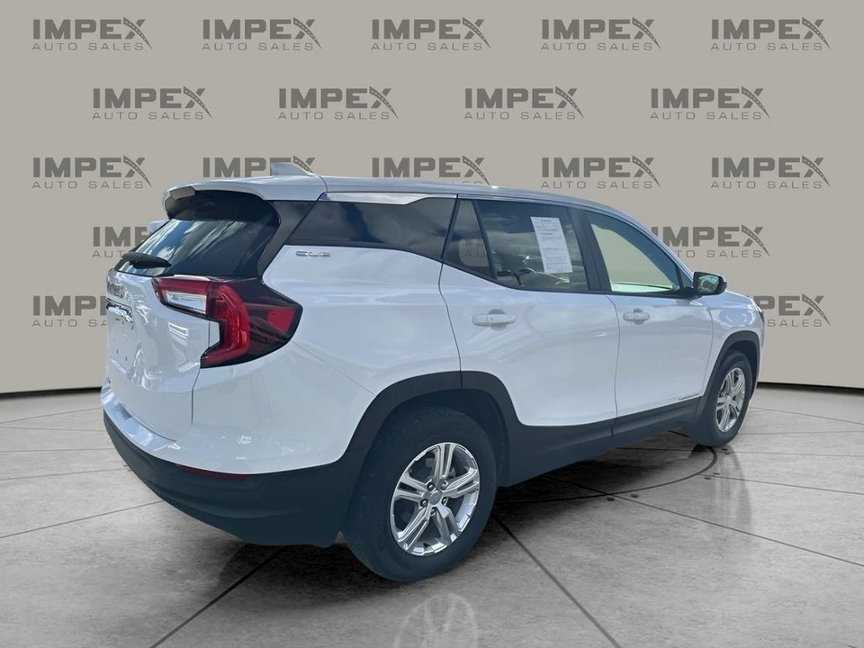 2024 GMC Terrain - Image 5 of 12