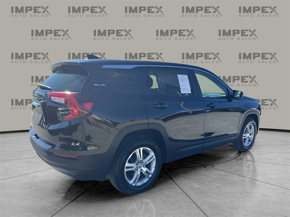 2024 GMC Terrain - Image 5 of 12