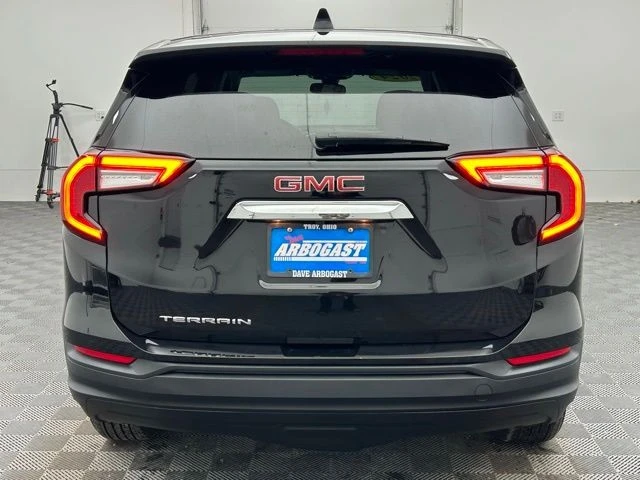 2024 GMC Terrain - Image 9 of 12