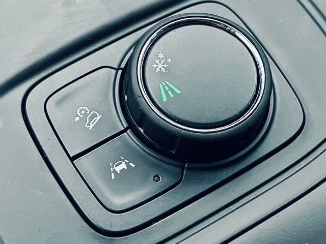 2024 GMC Terrain - Image 6 of 12