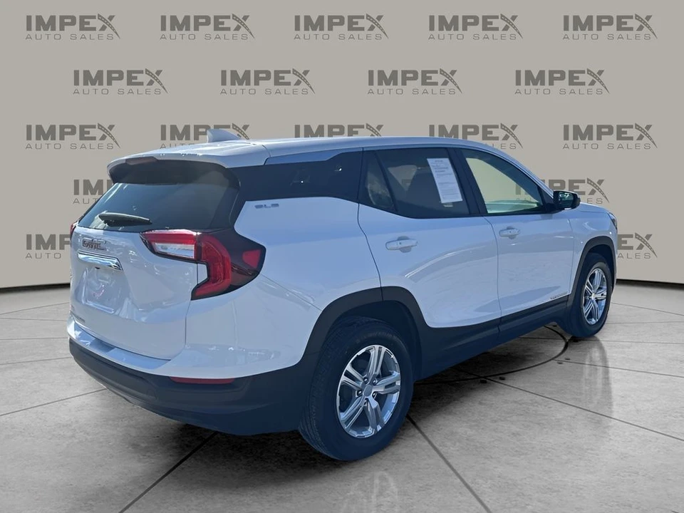 2024 GMC Terrain - Image 5 of 12