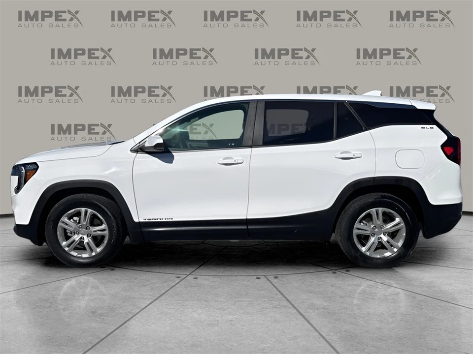 2024 GMC Terrain - Image 2 of 12
