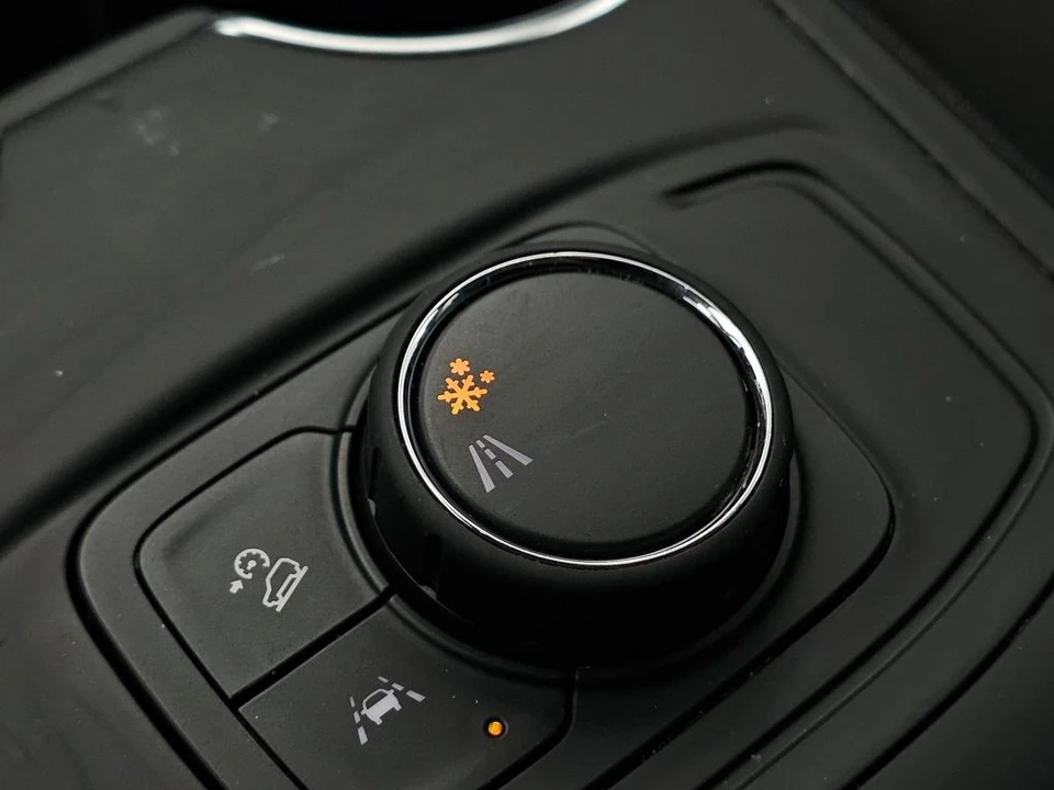 2024 GMC Terrain - Image 4 of 12