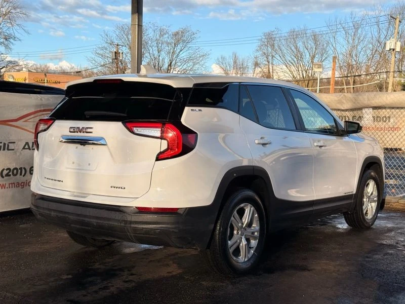 2024 GMC Terrain - Image 11 of 12