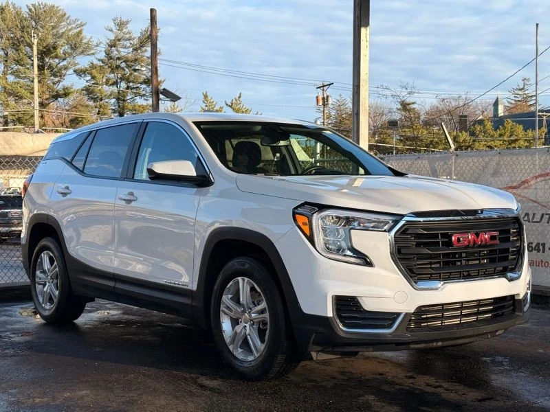 2024 GMC Terrain - Image 6 of 12
