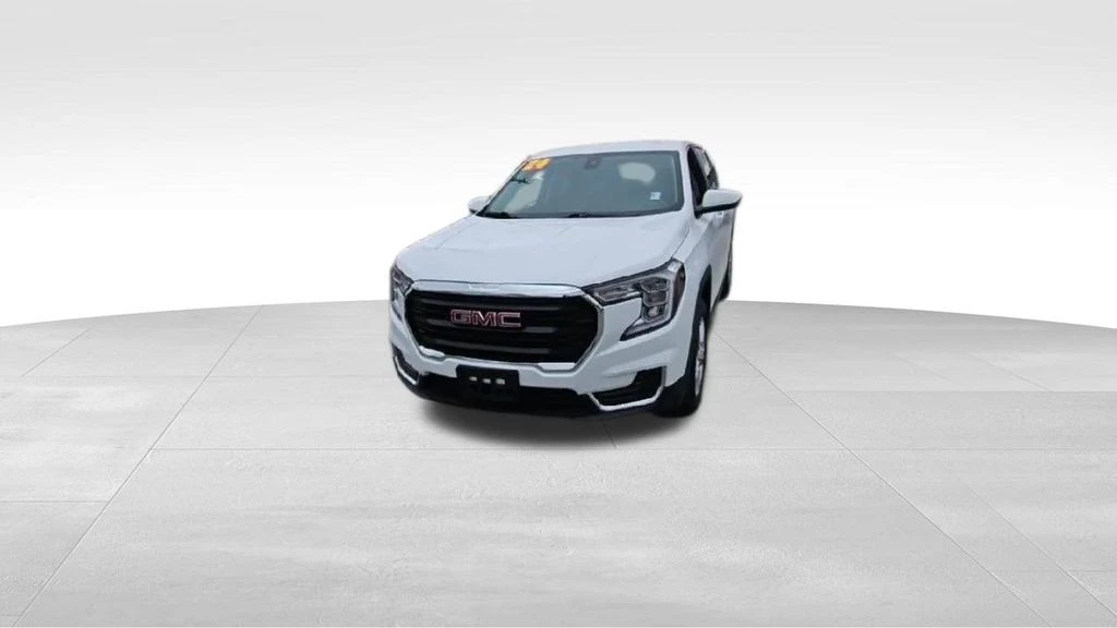 2024 GMC Terrain - Image 3 of 12
