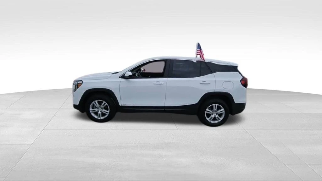 2024 GMC Terrain - Image 5 of 12