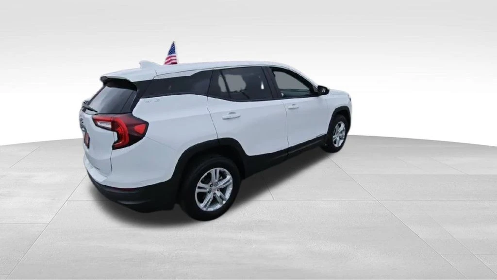 2024 GMC Terrain - Image 8 of 12