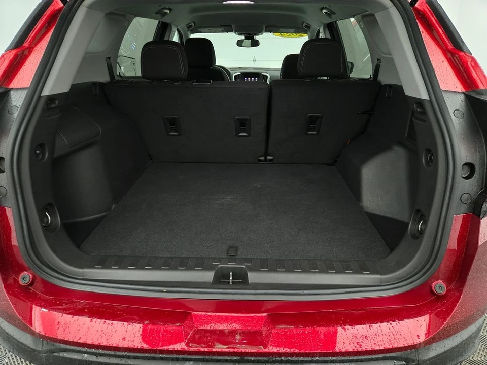 2024 GMC Terrain - Image 11 of 12