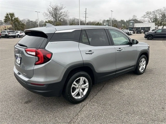 2024 GMC Terrain - Image 8 of 21